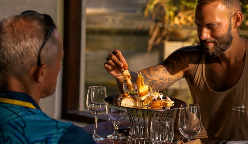 Indian-ocean-holidays-sri-lanka-club-hotel-dolphin-waves